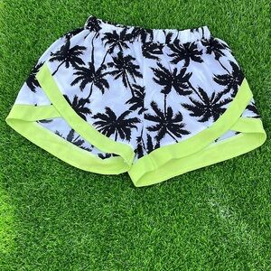 JUMEIYIFANG Palm Tree Shorts size X-large juniors